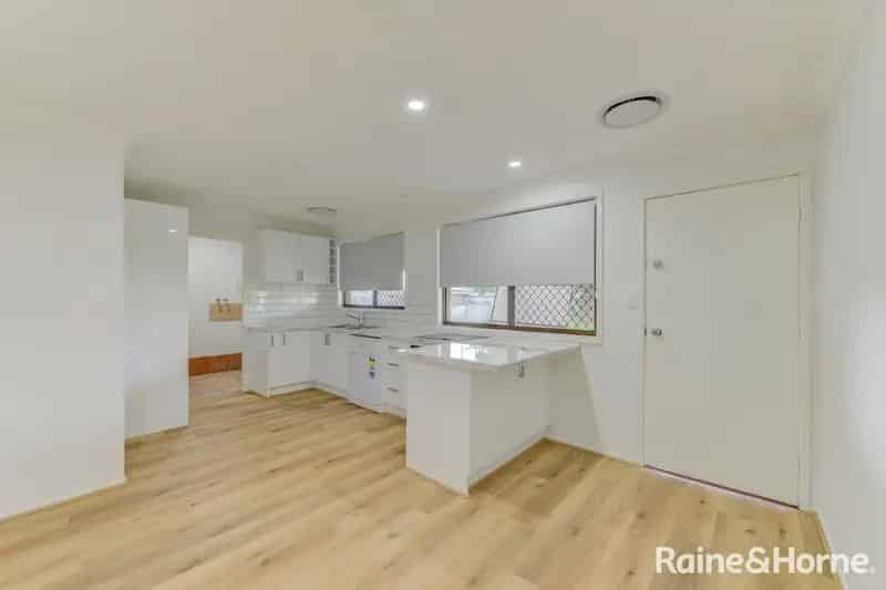 Rent house with 3 bedrooms and large backyard