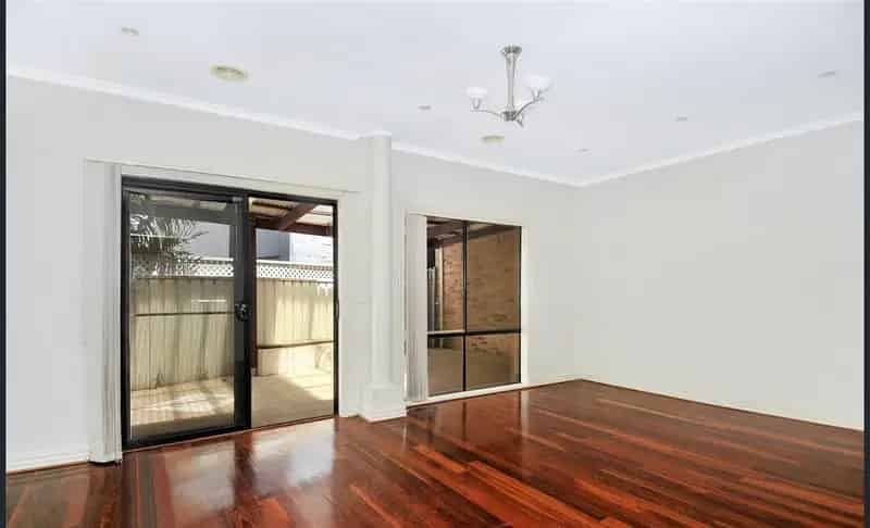 House For Rent , 22, Wattlebird Crescent, Melbourne, Victoria