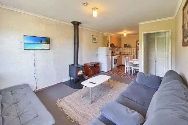 2 Bedroom Furnished Unit Pet Friendly Woodfire Heating