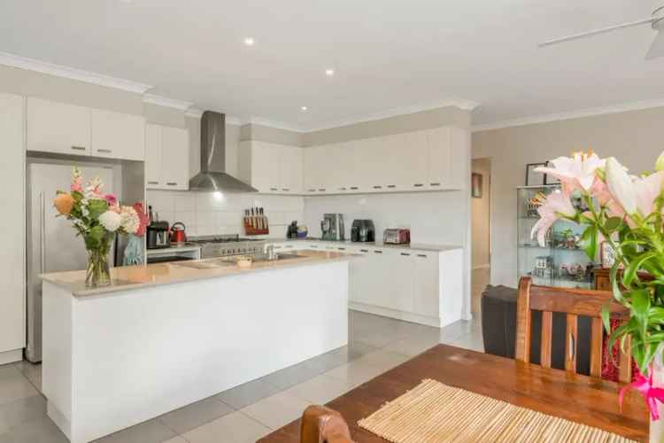 House For Sale in Lara, Victoria