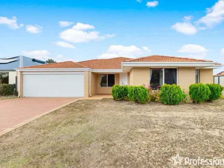 Spacious 4 Bed 2 Bath Family Home in Bertram