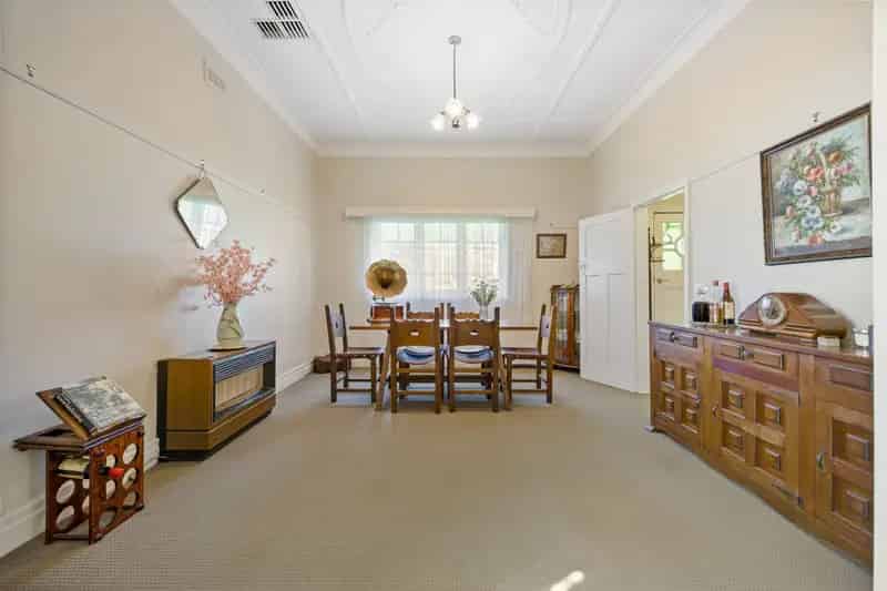 Charming California Bungalow on Expansive 1350 sq.m Block