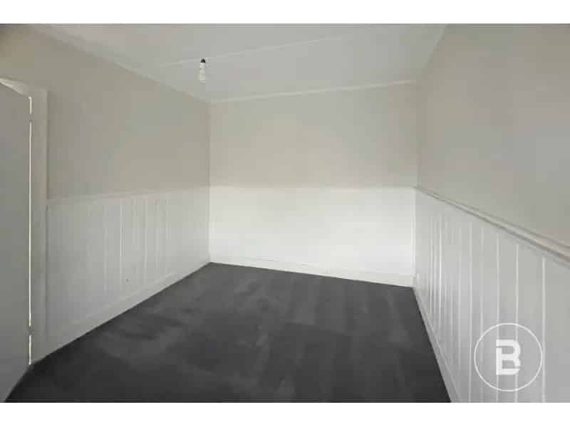 Cottage Style Three Bedroom Home In Golden Point