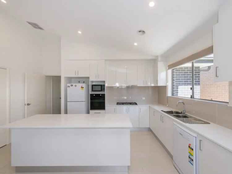 Modern Family Home Near Gungahlin Pet-Friendly Available March 5 2025