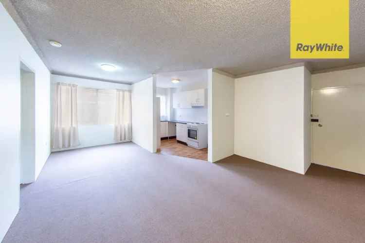 Spacious 1-Bedroom Apartment Near Wynyard Station Sydney