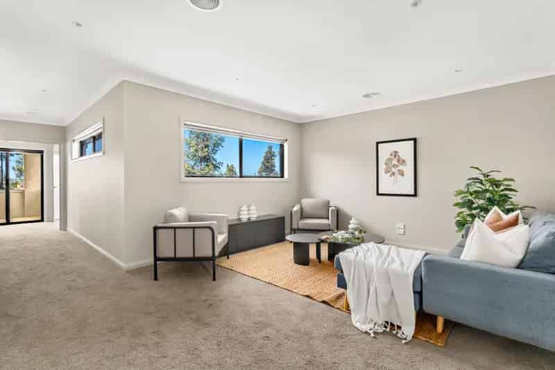 Rent Family House in Prestigious Woodlea Location with Park Views