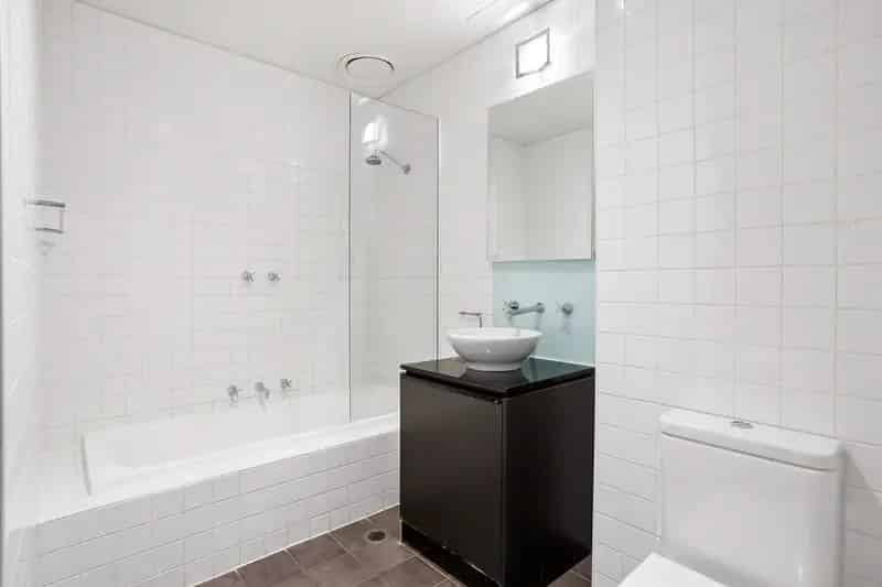 Rent 2 Rooms Apartment in Melbourne with Spacious Living