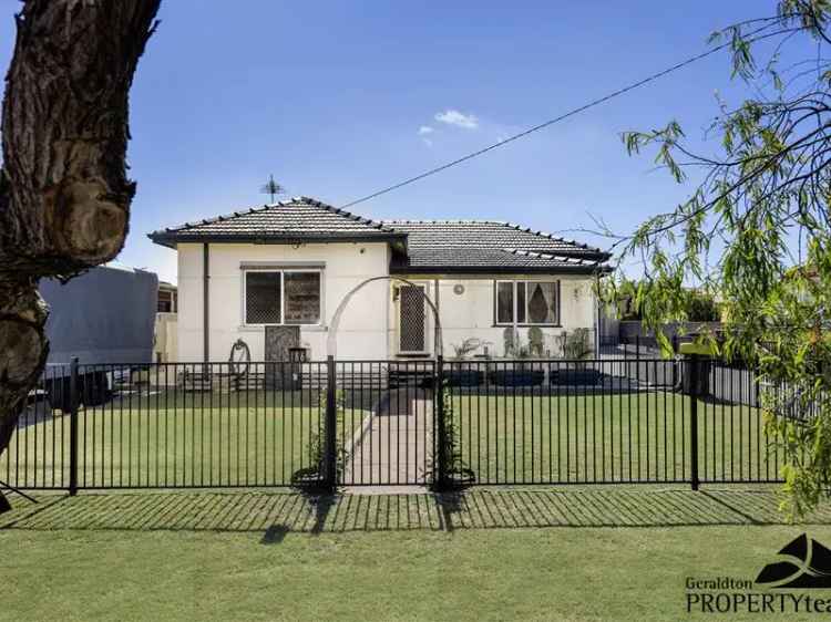 House For Sale in Geraldton, Western Australia