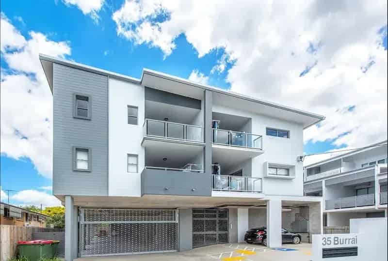 Beautiful Modern unit !