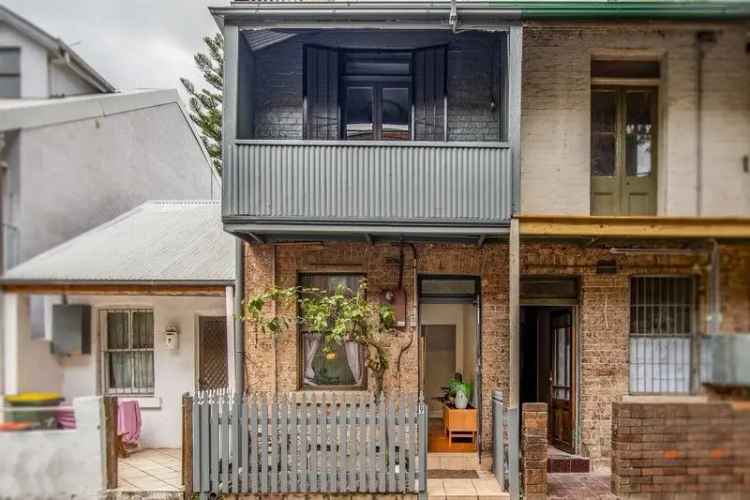 Modern Feature Packed Terrace In a thriving  Locale