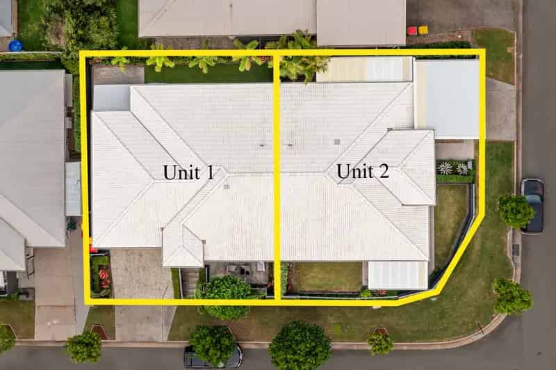 DISCOVER THE PERFECT DUPLEX PAIR IN THE BEST LOCATION!! - A DREAM HOME FOR FAMILIES AND INVESTORS!