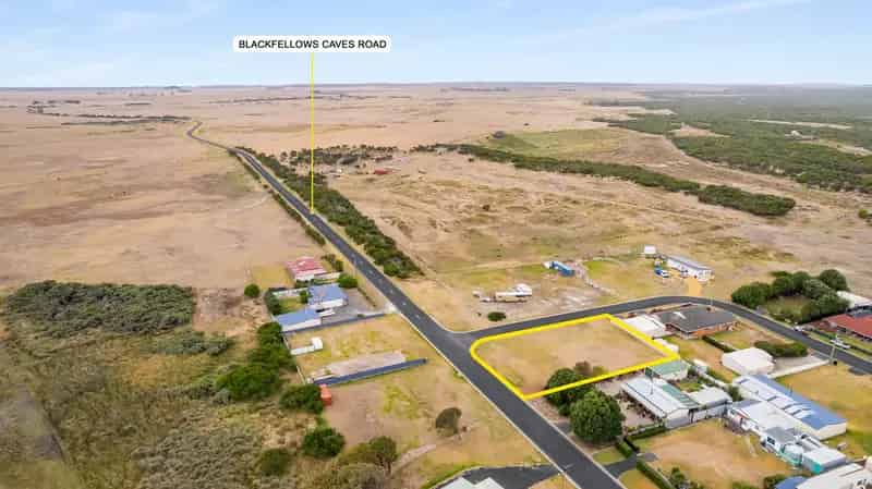Buy land in Blackfellows Caves with coastal living features
