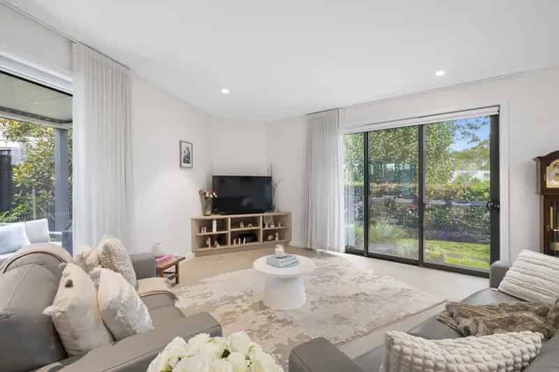 Real Estate For Sale - 1 Strangers Creek Place - Bella Vista , NSW