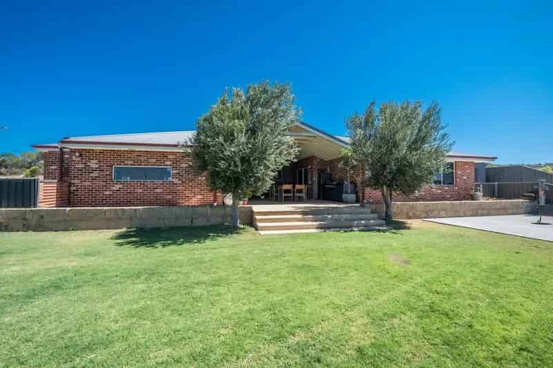 A wondeful Custom Built Family Home with Race Course Views