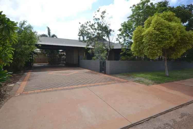 Family Home with Pool in Peaceful Neighborhood