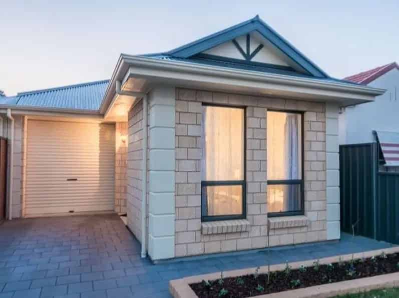 Immaculate Courtyard Home