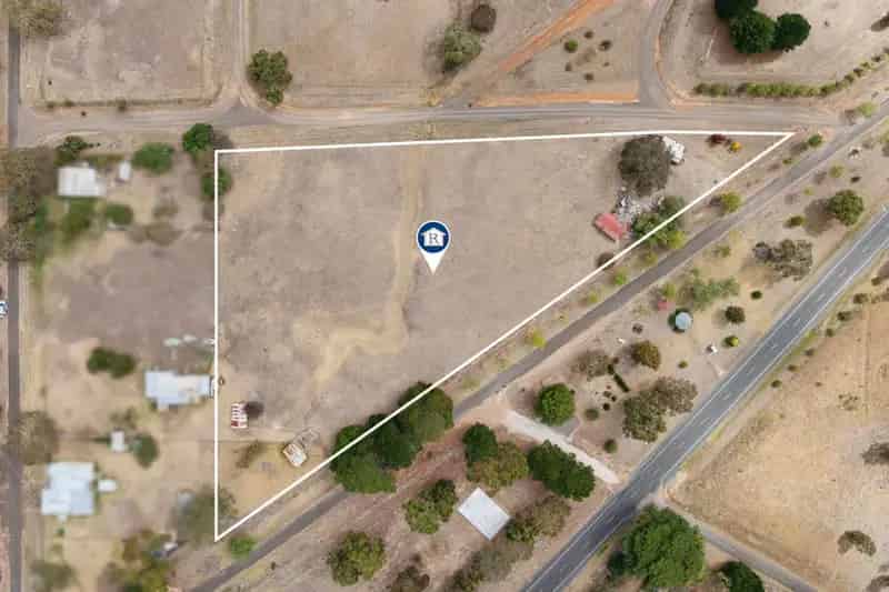 Develop rural property in Corindhap with potential for future growth