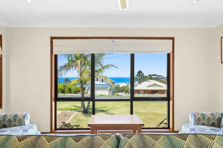 Perfect Fit 3 Bed 3 Bath Home in Tuross with Ocean and Lake Views