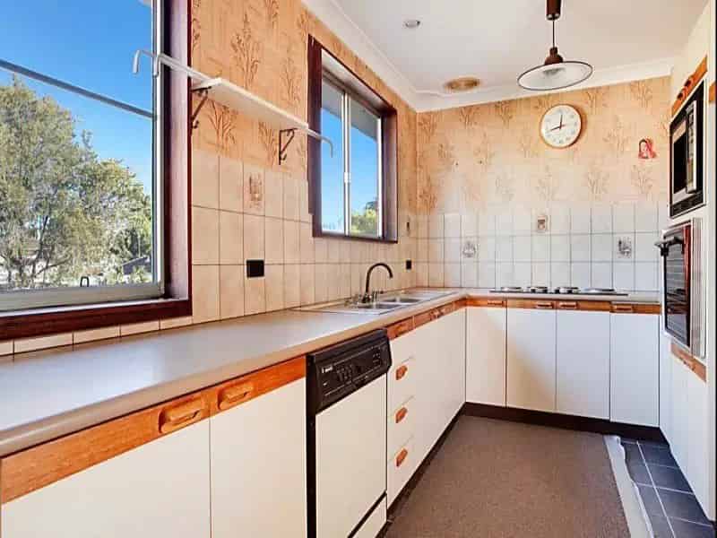 Real Estate For Sale - 17 Carrington Circuit - Leumeah , NSW