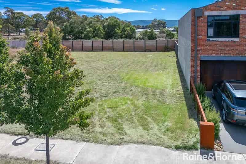 House For Sale , 28, Hurst Drive, Shire of Macedon Ranges, Victoria