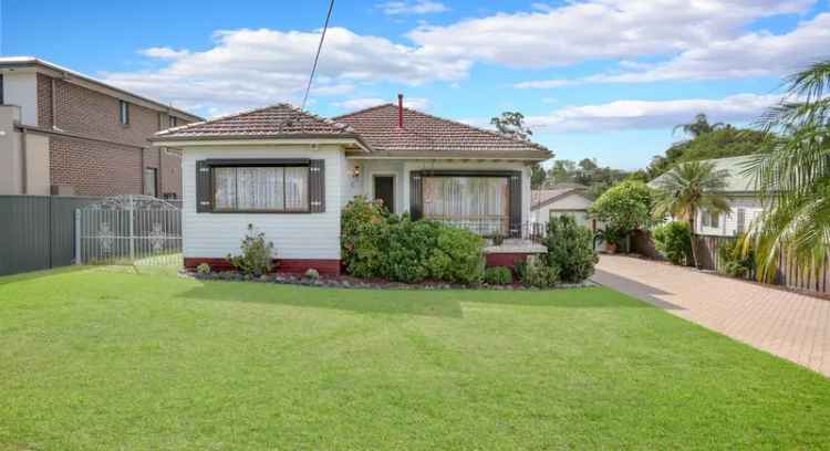 3 Bed Family Home Toongabbie - Dual Occupancy Potential