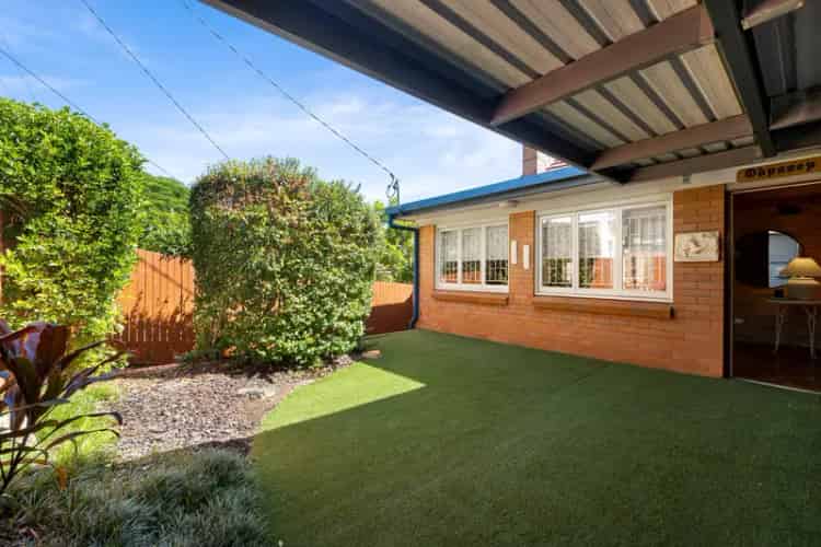 Nest or Invest! Exceptional Buying in Desirable UQ Precinct!