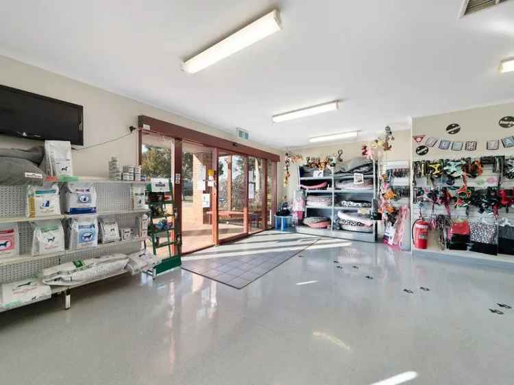 Tatura Veterinary Clinic - Office, Medical Space