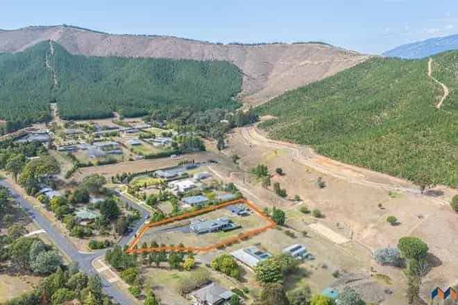 House For Sale , 2, Lucknow Court, Myrtleford, Victoria