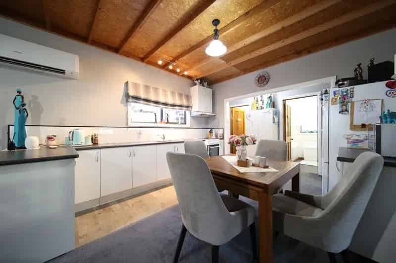 End-of-the-Road Bliss - Space, Comfort & Character Await!