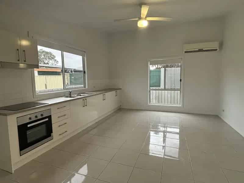 Lease Two Bedroom Granny Flat in Aberdare with Modern Features