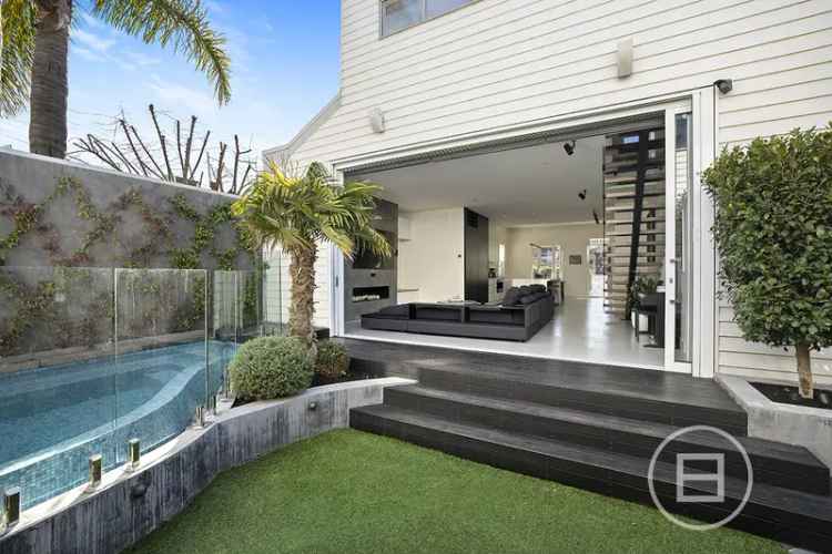 House For Sale in Melbourne, Victoria