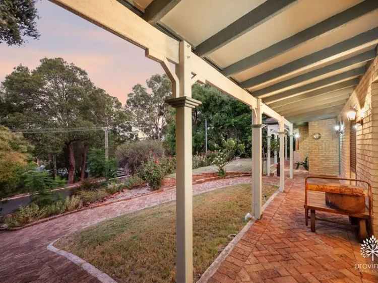 Kalamunda Family Home 4 Bed 2 Bath Pool Double Garage