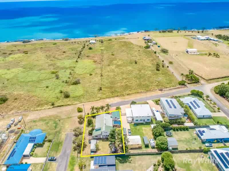 RENOVATORS DREAM WITH OCEAN VIEWS!