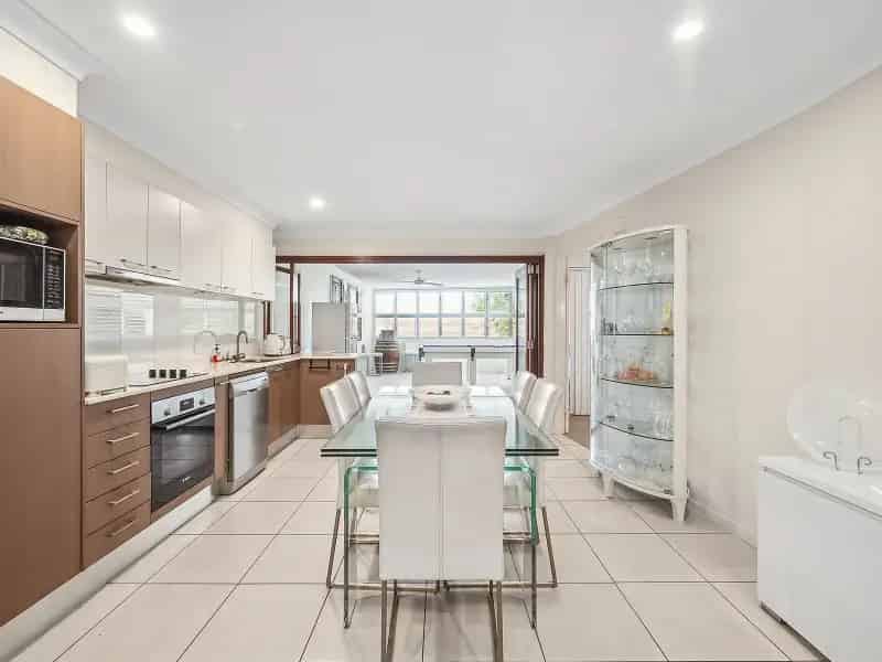 Stylish Living, Perfect For Entertaining