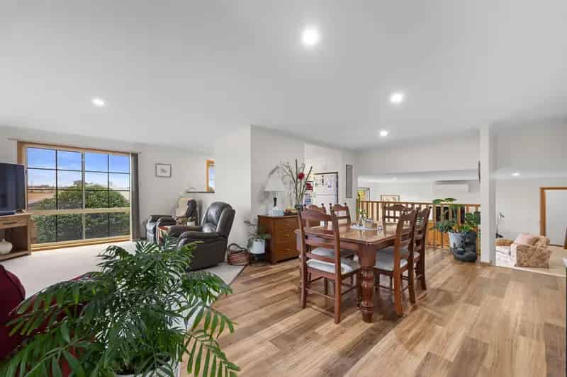 Buy House 3 Bedroom Home Near Schools With Beautiful Gardens