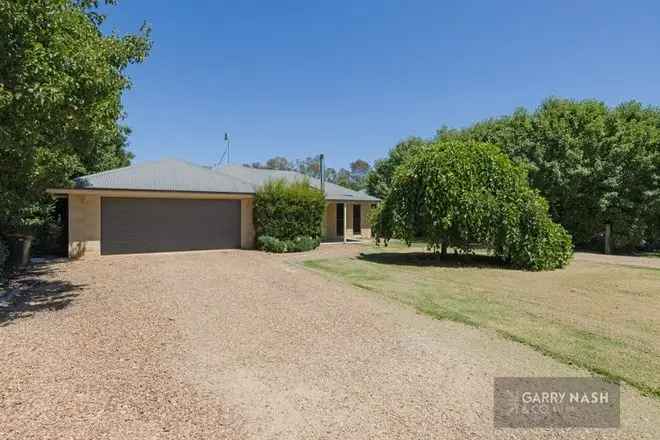 House For Sale in Oxley, Victoria