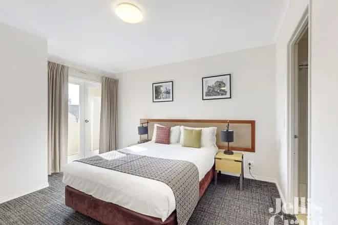 Apartment For Rent , 19, Walpole Street, Melbourne, Victoria