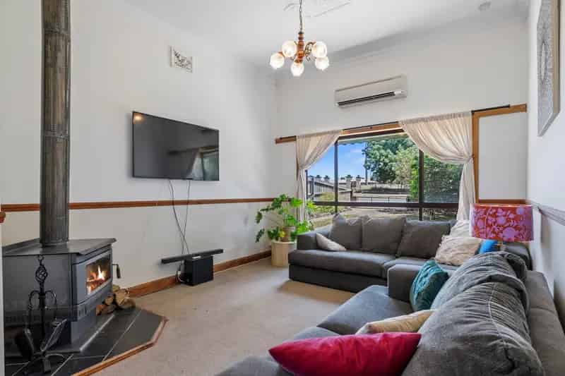 Buy Family Home in Leongatha with 3 Bedrooms and Charming Features