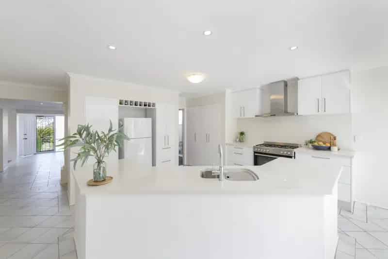 Real Estate For Lease - 9 Ebbtide Avenue - Caves Beach , NSW