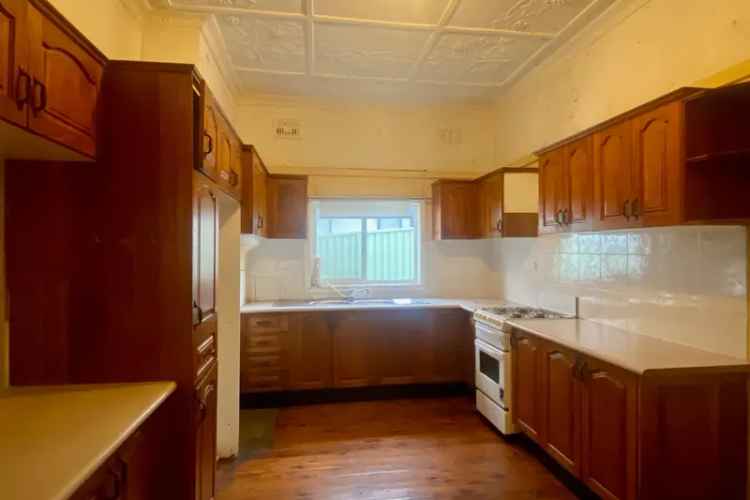 3 Bedroom House 167m² Sydney Great Value Prime Location