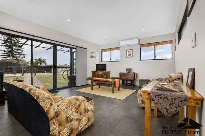 House For Sale in Geraldton, Western Australia