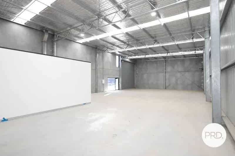 QUALITY BRAND NEW WAREHOUSE IN SOUGHT AFTER DELACOMBE
