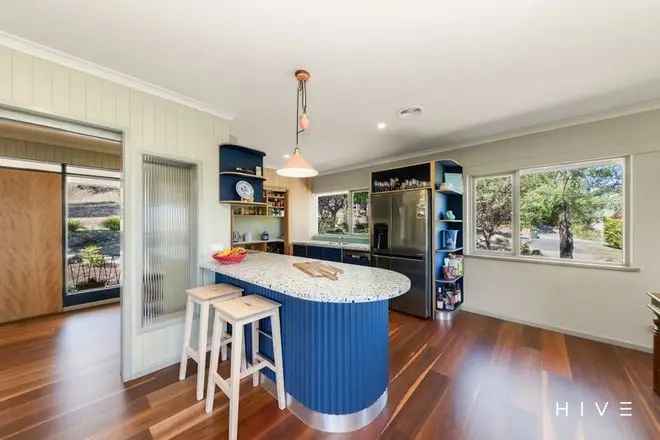 Deakin Home near Canberra Girls Grammar - Tastefully Renovated