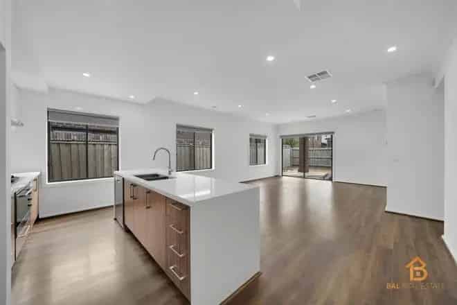 House For Rent , 8, Antoinette Street, Melbourne, Victoria