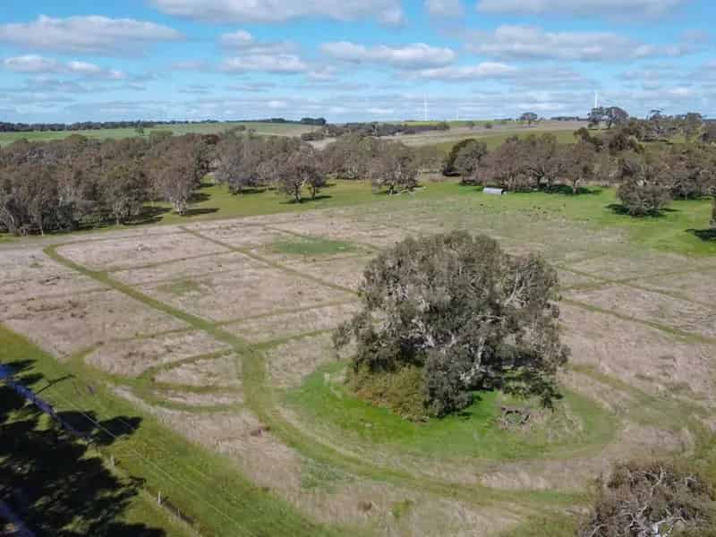 Develop Opportunity Buy Rural Property in Glenthompson with Great Potential