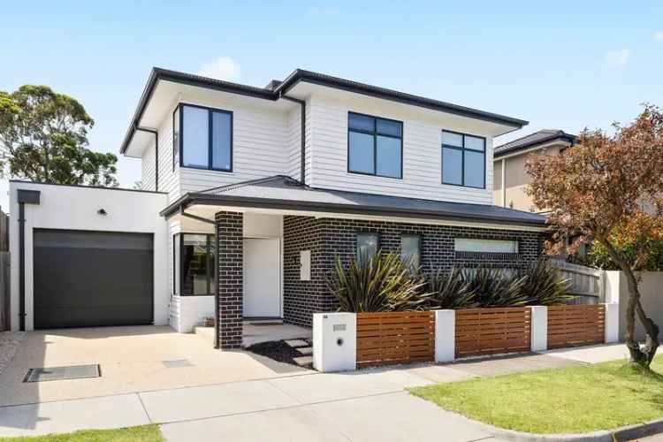 Buy House in Mentone: Contemporary Three Bedroom Residence with Alfresco