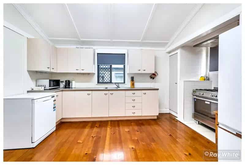 Charming Queenslander with Shed, Solar & Endless Appeal!