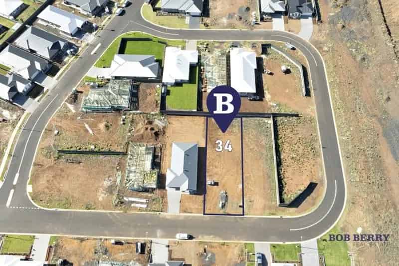Build Your Dream Home on Vacant Lot in Southlakes