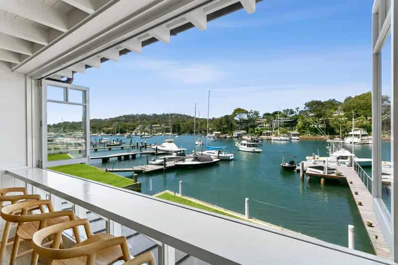 Simply Stunning Waterfront