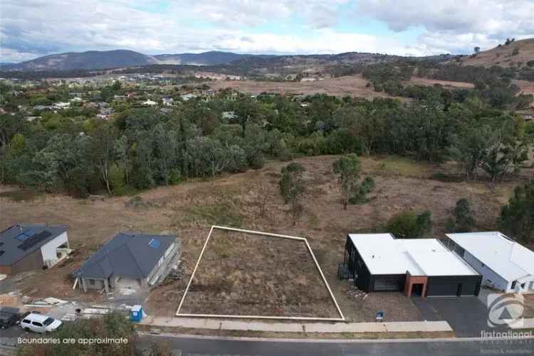 STUNNING VIEWS TO INSPIRE A NEW BUILD